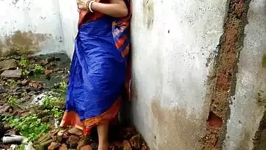 Big Ass Indian Pissing Milf Fucked By Driver In Forest Risky Public Sex ड्राइवर से चुदवाई जगंल मैं