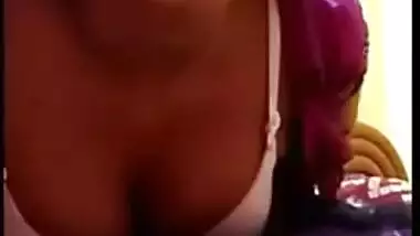 Boy wants to see Indian babe's tits and she is going to show them