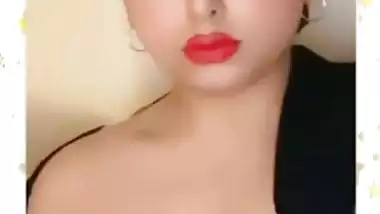 Indian escort girl viral boobs show seduction