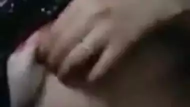 Paki Girl Showing Boob