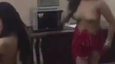 Video of Desi models receiving pleasure in dancing with naked tits