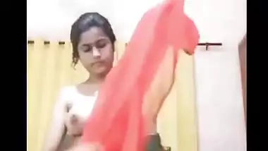 Desi girl nude round boobs viral cam show