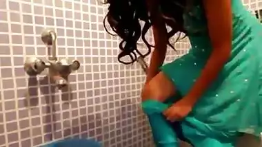 Indian girl strips in toilet