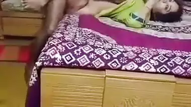 Muslim man fucks his son’s wife in Bangladeshi sex video