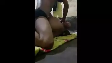Hindi sex video of a slim house wife enjoying early morning sex