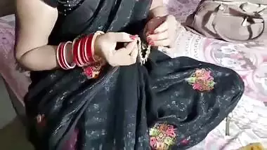 Indian Beutifull bhabhi xxx Pissing black saree