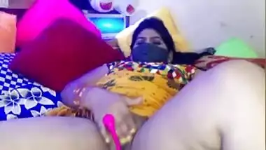 Luxurious wife deserves tips for XXX masturbation from her Desi fans