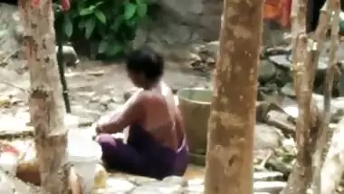 Indian Is Taking A Bath And Show Boobs And Big Ass