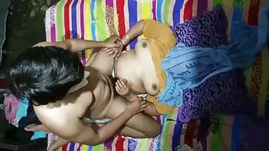 First Time Sex With My Aunt (Chachi) Ne Akele mai Bulaya Hindi