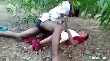 Sexy Tamil school girl outdoor brutally fucked by local guy! Scandal mms porn