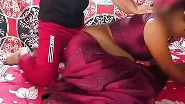 Indian Bhabhi, Indian Desi Bhabhi And Desi Bhabhi - Bhabhi Ko Ghar Bukalar Bahane Se Chudai Kari