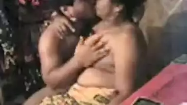 Desi Sex Movie of Midget Chap Having Sex With Aunty