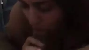 HORNY DESI BABE GIVING DEEP BLOWJOB TO EX LOVER PLEASURE
