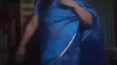 Desi bhabhi stripping saree and showing boobs