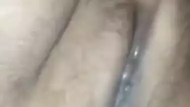 DESI YOUNG GIRL PUSSY FINGERING AND CLOSEUP