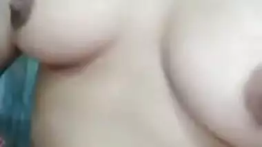 Cute Girl Record Her Nude Selfie