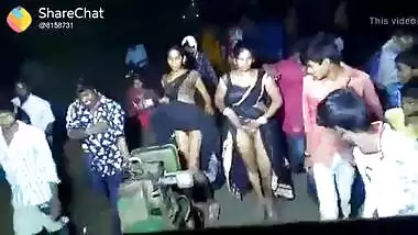 Village girls’ free pussy show on the road