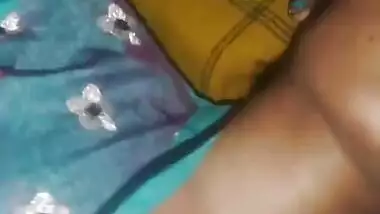 Desi closing eyes and accepting porn video