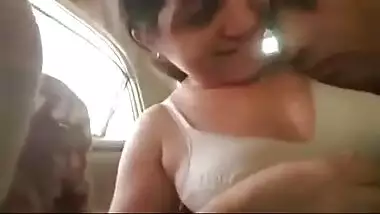 Hawt bhabhi lets her lewd driver engulf her scoops in the car