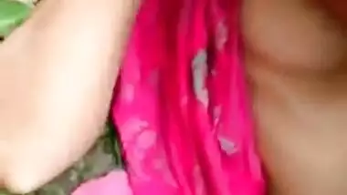 IndiaN beautiful village girl pussy forest