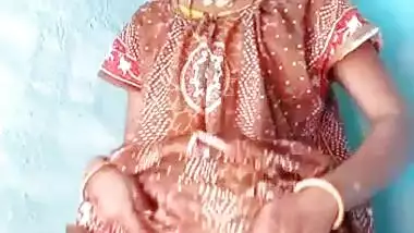 Super cute village Bhabhi showing pussy