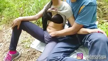 Her Juicy Pussy made me Cum in a Public Park