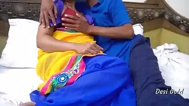 Real hot Desi Bhabhi sex with young lover video