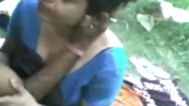 Desi odiya Bhabhi Devar outdoor Big boobs kiss saree cheat
