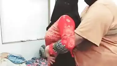 Pakistani House Wife Riding On Her Boy Friend,s Cock With Dirty Talk In Hindi