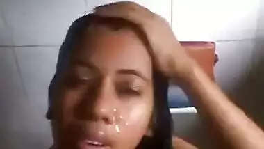 Wet and sexy Desi chick poses for amateur XXX video in the shower