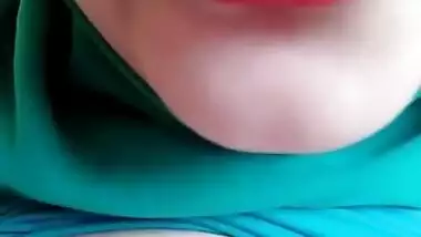 Hijabi Girl Sucks And Tastes Her Own Milk From Big Boobs