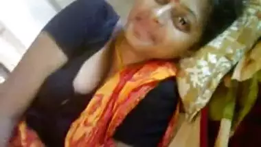 Enjoying Hot Body Of Sexy Telugu Bhabhi