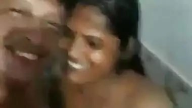 Desi couple bathing video