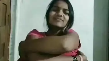 Cute Indian Girl Showing For Bf