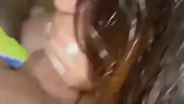 Delhi guy gets an Indian blowjob from a sexy call girl