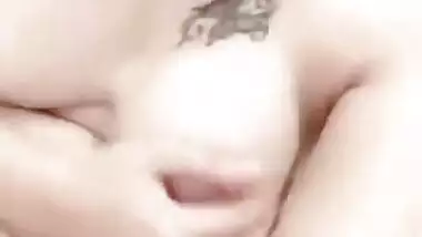 Beautiful insta Girl Showing her pussy and boobs