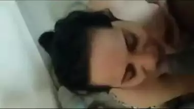 Sexy Desi Aunty Giving Sucking n Gets Facial