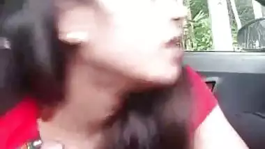 Desi GF giving junglee blowjob to BF in car