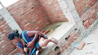 Big boobs village bhabhi pissing in open