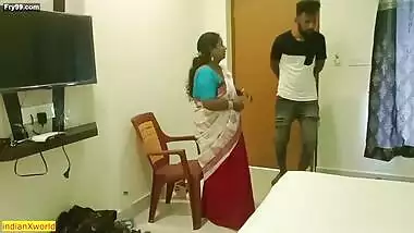 Indian cheating wife XXX hot sex with ac technician! Bhabhi sex