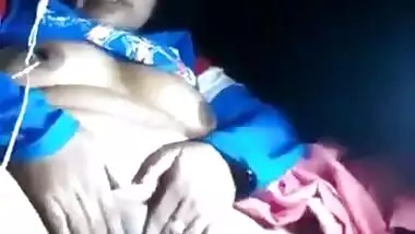Bangladeshi Boudi Showing her Boobs and Pussy
