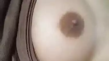Desi cute girl show boob selfie cam video