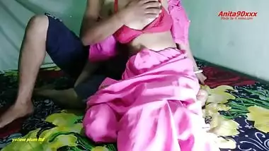 Sexy Indian Anita bhabi ki chudai pink saree me