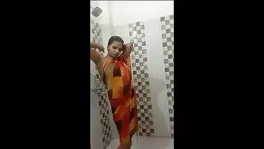 [ XXX Indian Hard Porn ] Desi cute girl sarika bath afetr fucking
