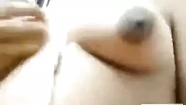 Cute Desi Girl Showing her Boobs On Video Call