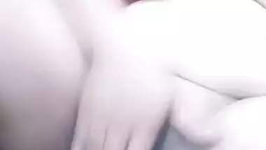 Desi Big pussy masturbating