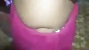 Sexy desi house wife showing her big boobs