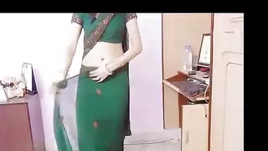 Bhabhi Lesson About Saree - Movies.