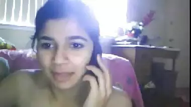 Desi girl live show to her bf through video call