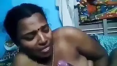 First Blowjob Experience Of Busty Tamil Aunty